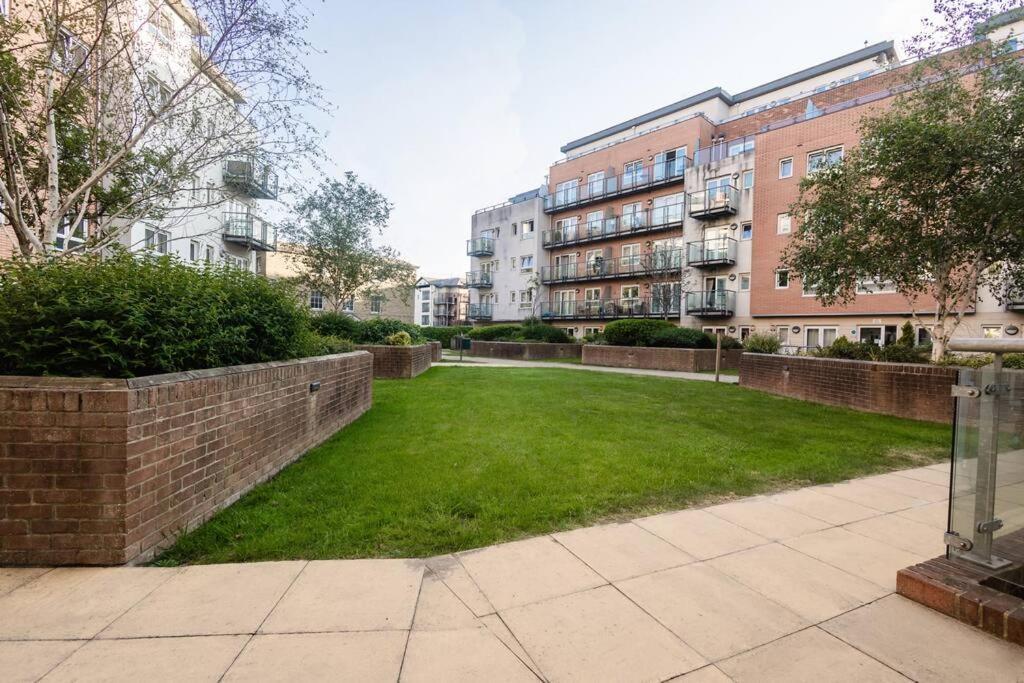 Ocean - 2 Bed Flat Sleeps 6 With Gym Access Appartement Southampton Buitenkant foto