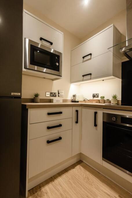 Ocean - 2 Bed Flat Sleeps 6 With Gym Access Appartement Southampton Buitenkant foto
